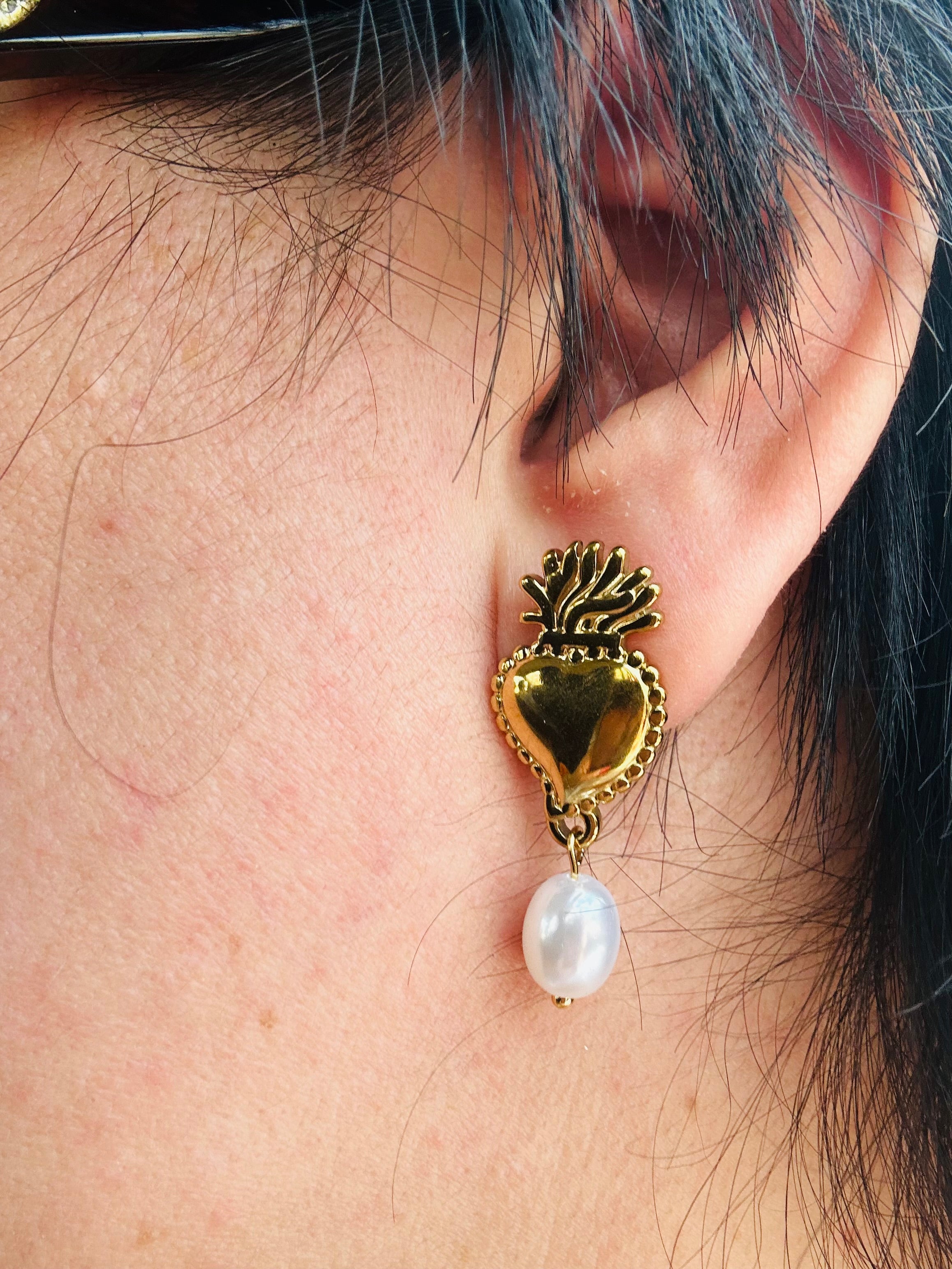 Orecchini Cuore Sacro Elegance.
