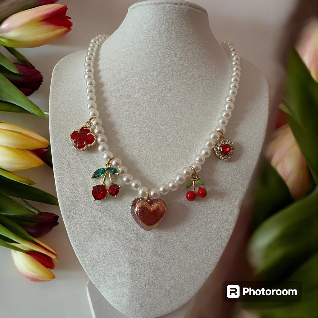 Pearl and pendant necklace