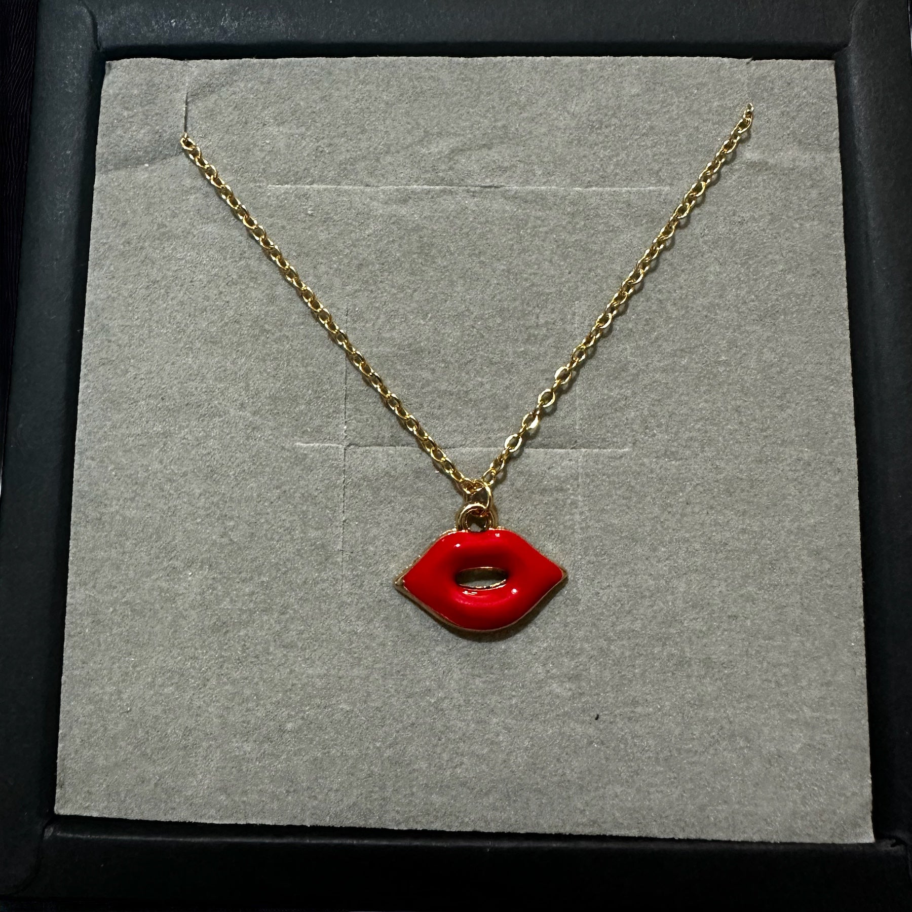 Kiss Gold Necklace